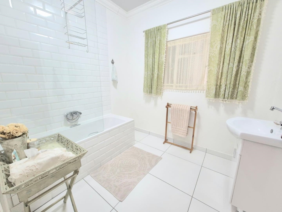 5 Bedroom Property for Sale in Roodewal Free State